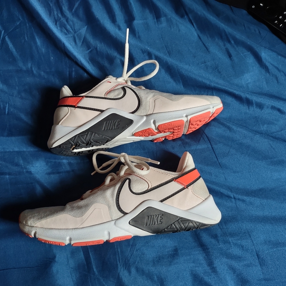 Nike Legend Essential 2/Beige, Orange & Navy Athletic Shoes/Size 8 (Women's)